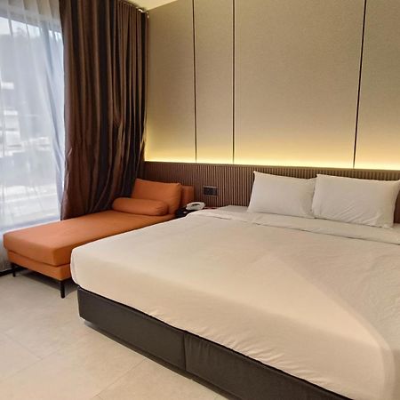 Urban Inn, Salak Tinggi Sepang Exteriör bild