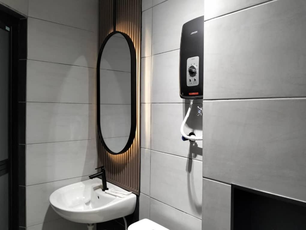 Urban Inn, Salak Tinggi Sepang Exteriör bild