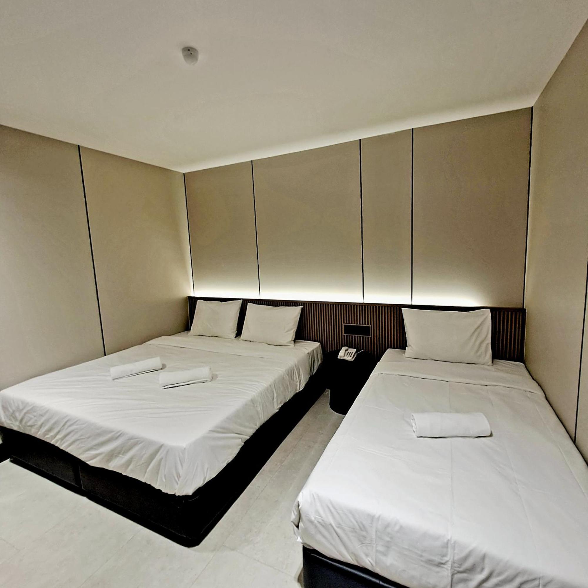 Urban Inn, Salak Tinggi Sepang Exteriör bild