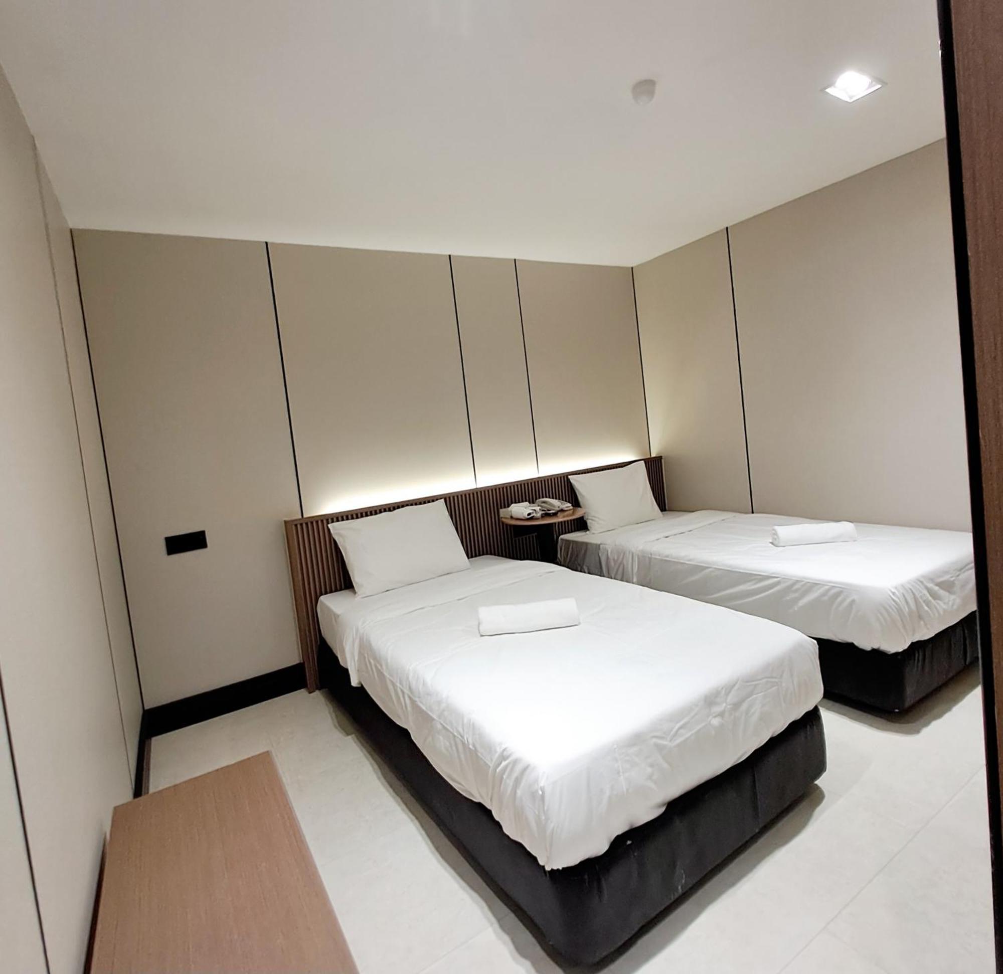 Urban Inn, Salak Tinggi Sepang Exteriör bild